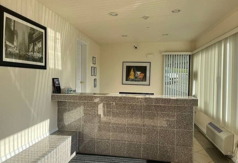 Мотель The Hamlet Inn At Warwick