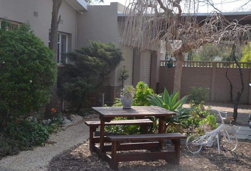 ペンション Anni Bos