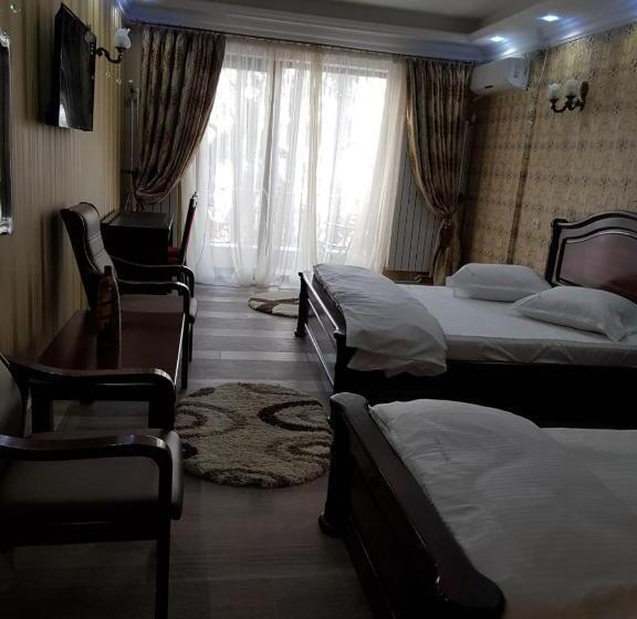 Пансион Edy's Royal Predeal