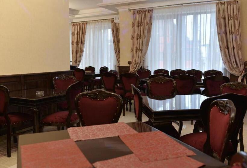 펜션 Edy's Royal Predeal