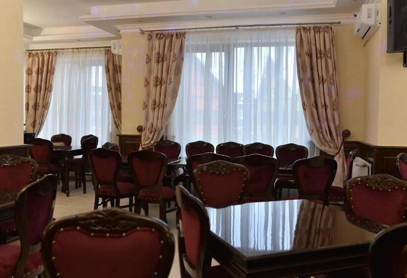 펜션 Edy's Royal Predeal