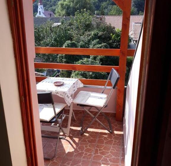 بنسيون Kis Rigó Vendégház