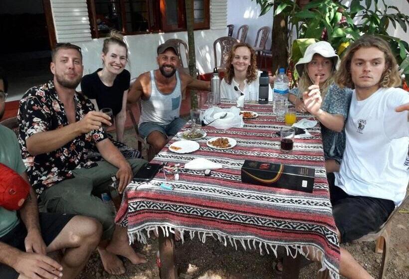 بنسيون Siri Medura Surf Yoga Meditation Guesthouse And Hostel