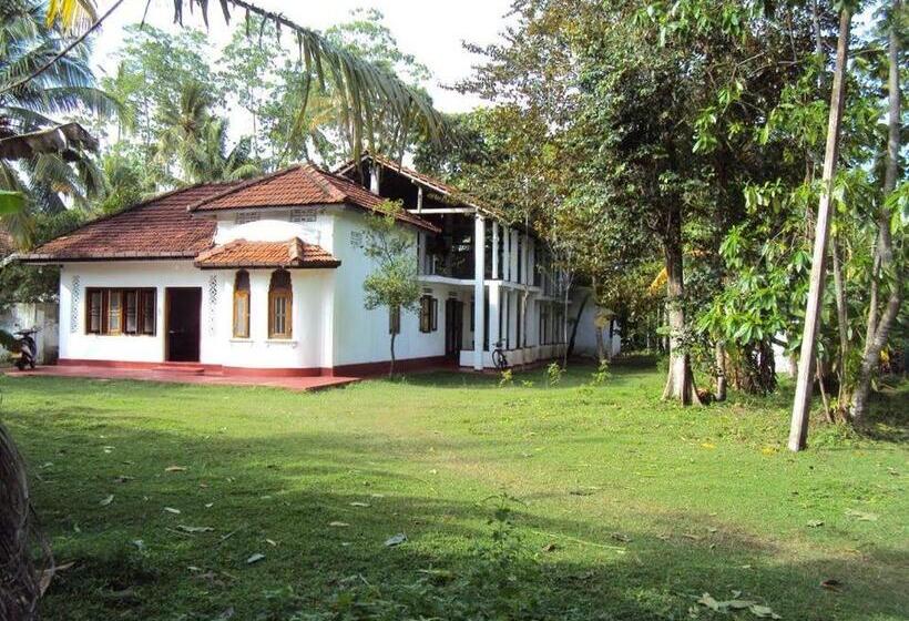 بنسيون Siri Medura Surf Yoga Meditation Guesthouse And Hostel