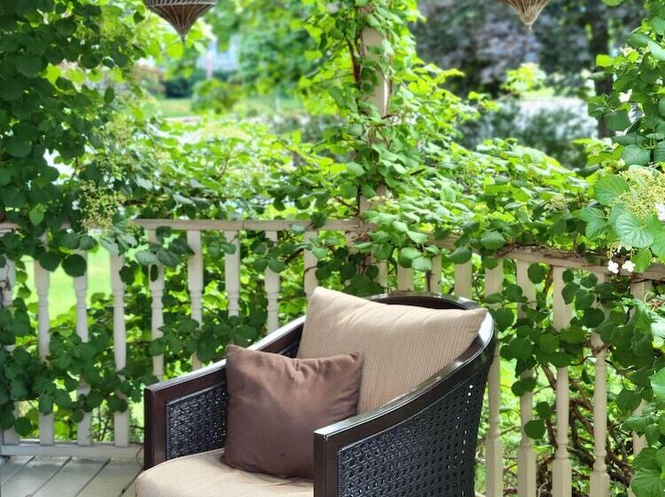 The Lamplighter Bed & Breakfast Of Ludington