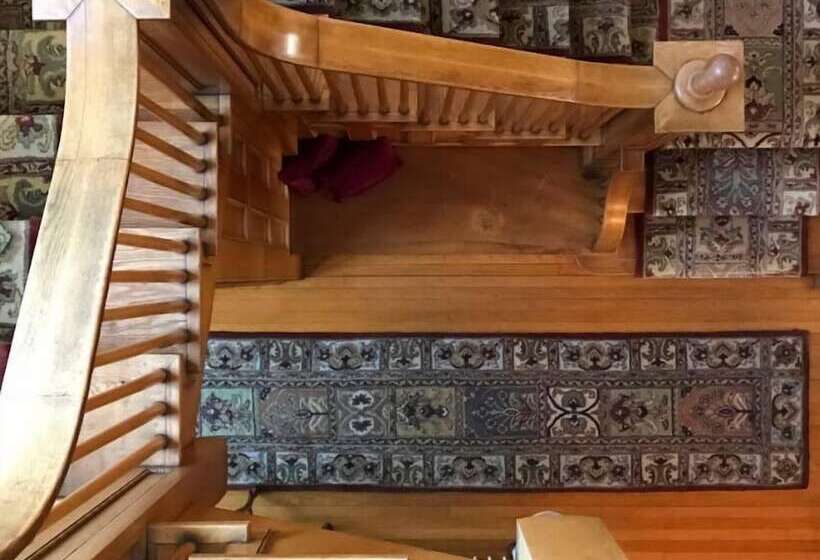 The Lamplighter Bed & Breakfast Of Ludington