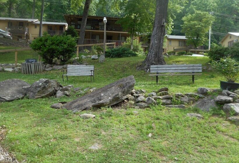 ホテル The Evening Shade River Lodge And Cabins