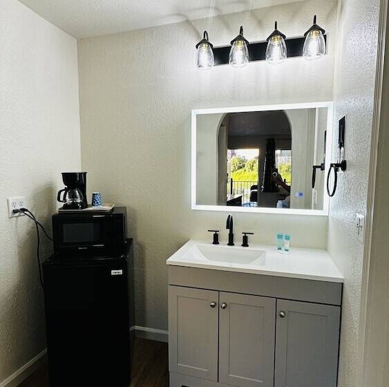 モーテル Sierra Inn