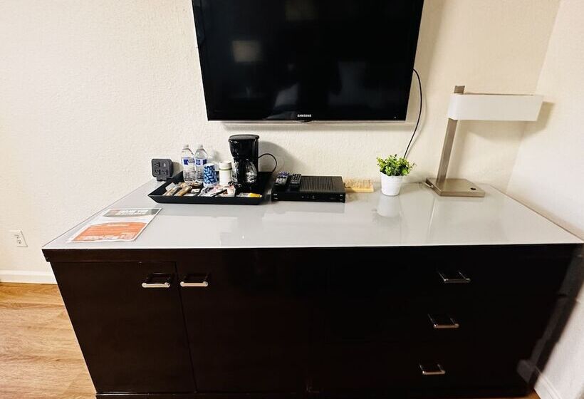 モーテル Sierra Inn