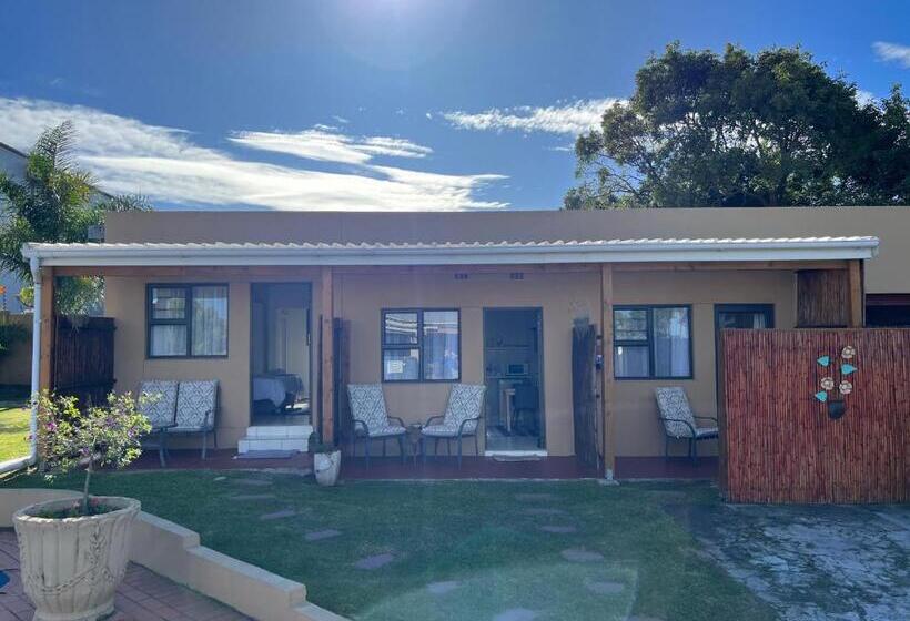 Пансион 10 On Beresford