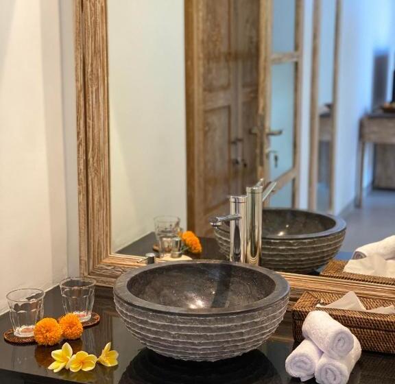 פנסיון Alamdhari Resort And Spa