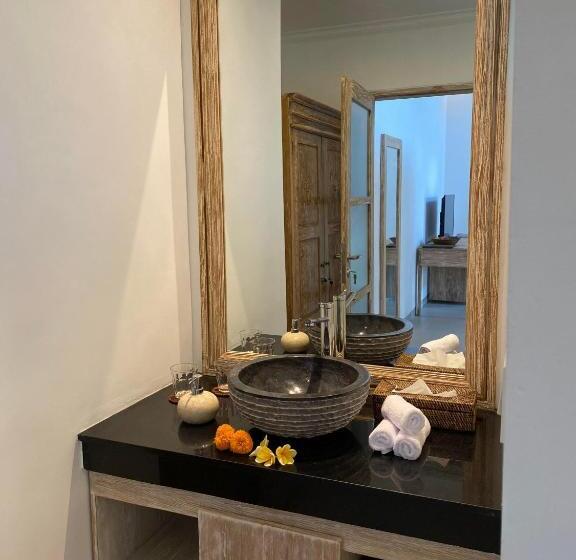 פנסיון Alamdhari Resort And Spa