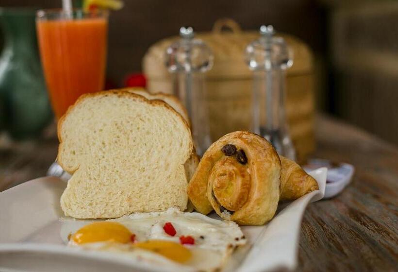 פנסיון Alamdhari Resort And Spa