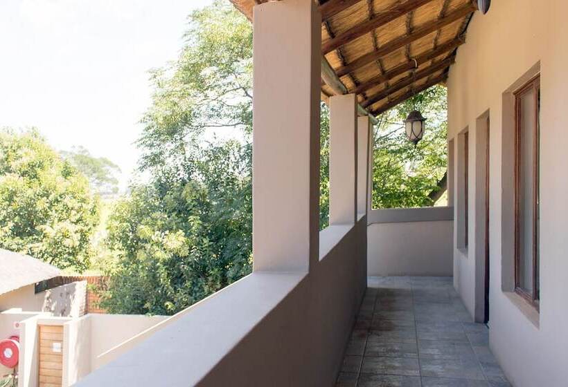 بنسيون The Three Countries Estate