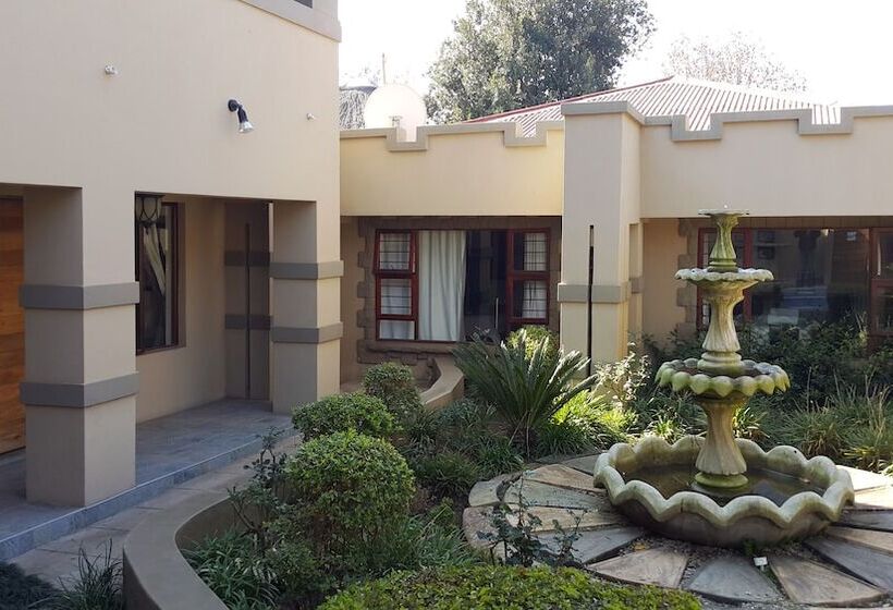 بنسيون The Three Countries Estate