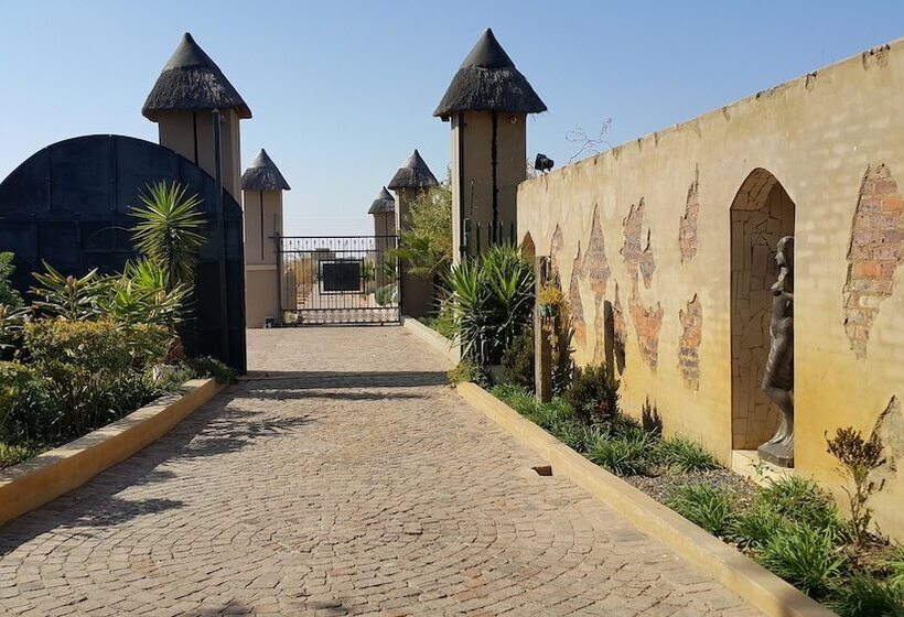 بنسيون The Three Countries Estate