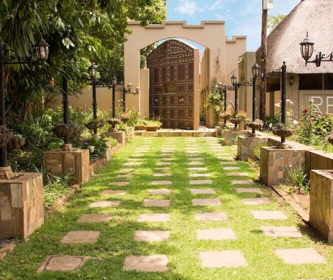 بنسيون The Three Countries Estate