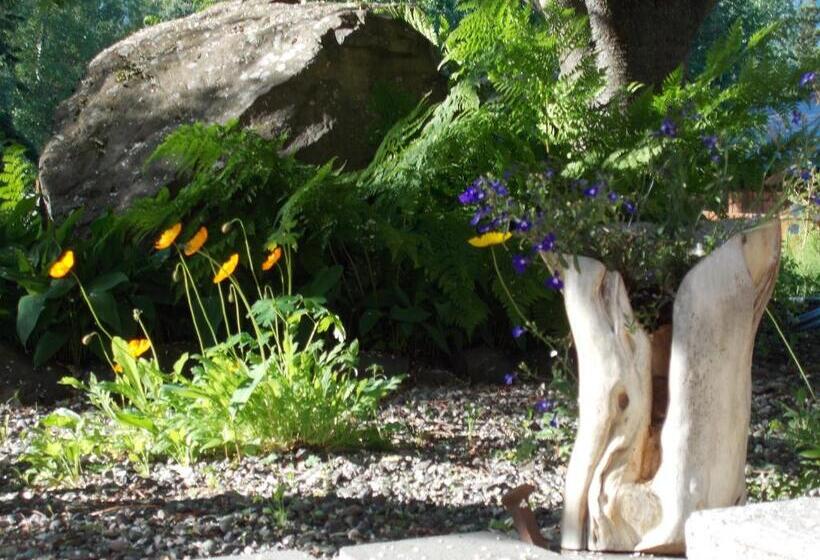 Alaska Chalet Bed & Breakfast