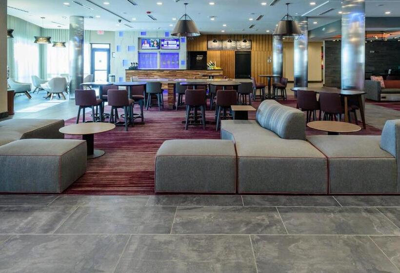 בית מלון כפרי Courtyard By Marriott Lake Jackson