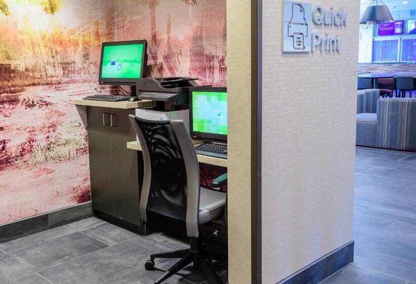 בית מלון כפרי Courtyard By Marriott Lake Jackson