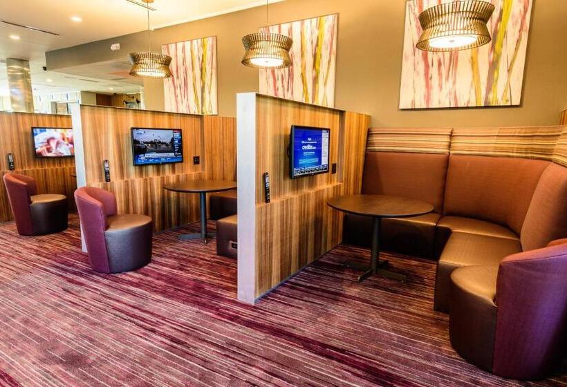 בית מלון כפרי Courtyard By Marriott Lake Jackson