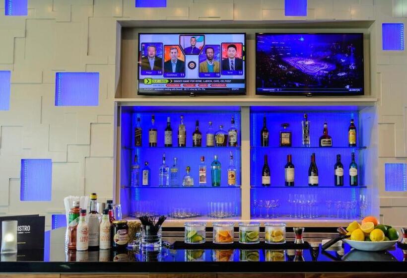 בית מלון כפרי Courtyard By Marriott Lake Jackson