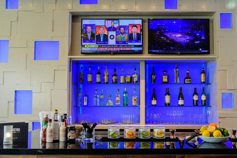 בית מלון כפרי Courtyard By Marriott Lake Jackson