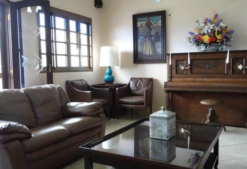 فندق Fazenda Itáytyba