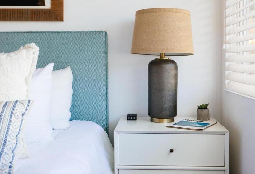 فندق على الطريق Surfhouse