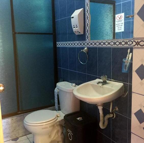 פנסיון Hostal Dorys Mar