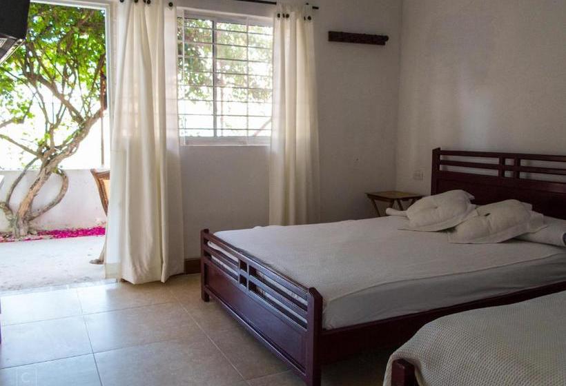 פנסיון Hostal Del Mar Tolu