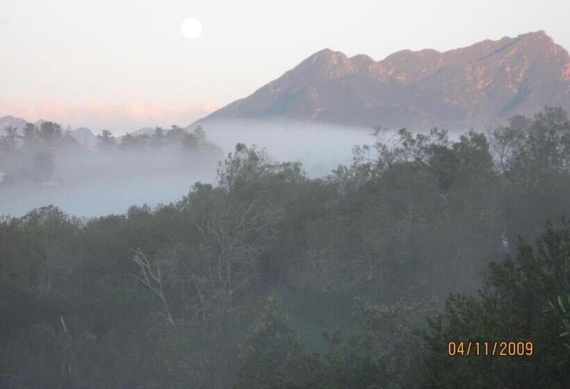 پانسیون Kaya Cabhozi At 306 On Heightsroad