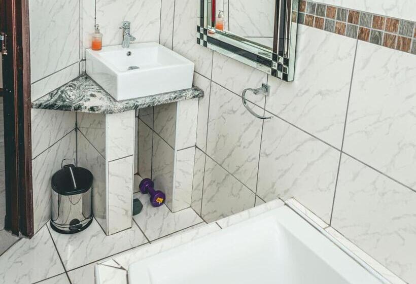 膳宿费 Khutso Boutique