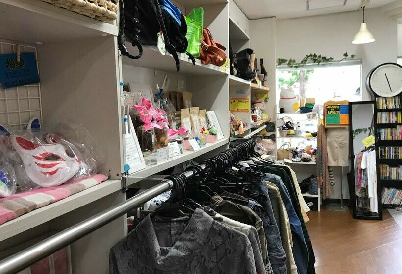 ペンション Kobe Net Cafe & Rental Space Nayuta   Hostel