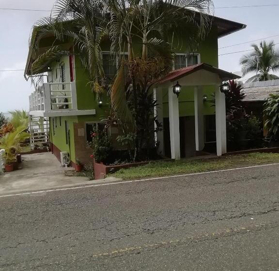 膳宿费 Ofiuras Hostal