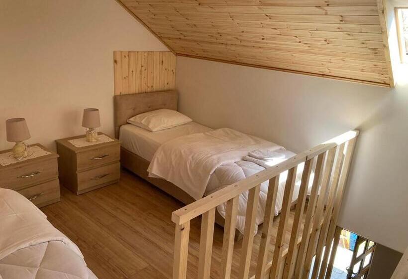 پانسیون Sokaku I Te Marreve Guesthouse