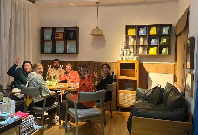 Pensionat Wally House青山惠风民宿