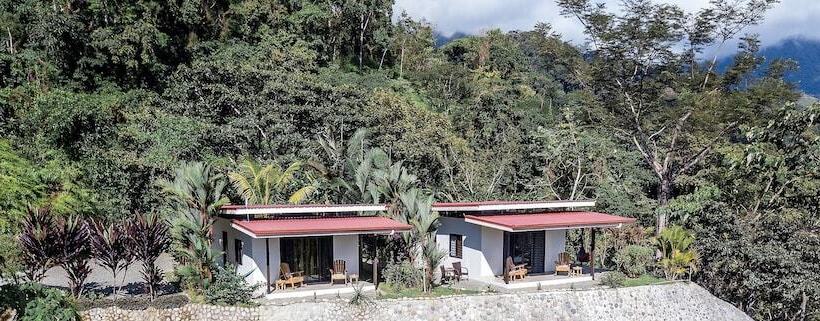 مبيت وإفطار Nature's Edge Boutique