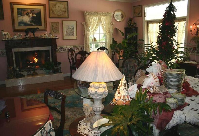 Heron Cay Lakeview Bed & Breakfast