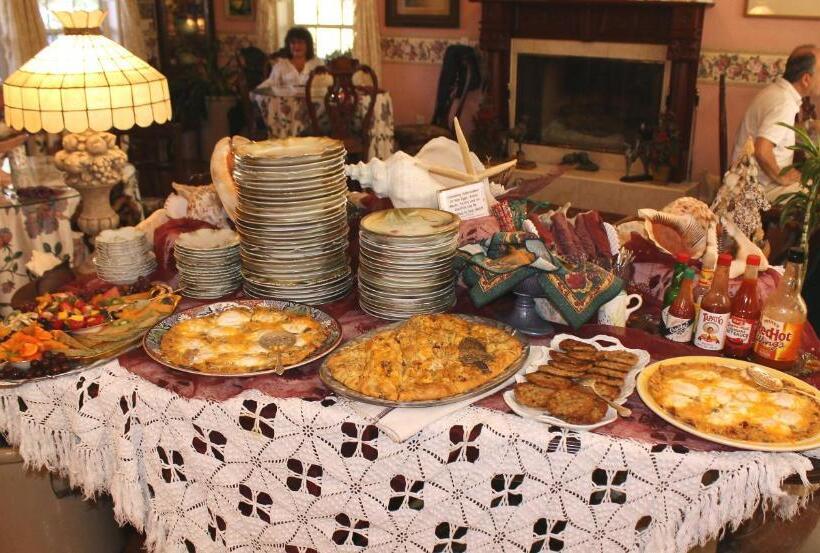 Heron Cay Lakeview Bed & Breakfast