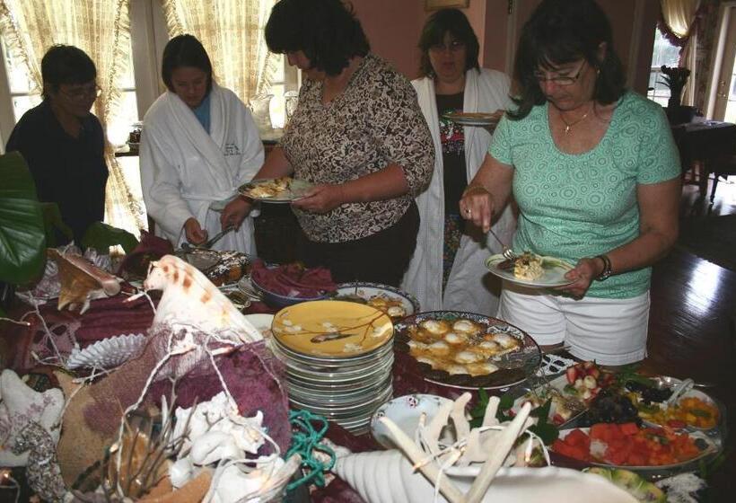 Heron Cay Lakeview Bed & Breakfast