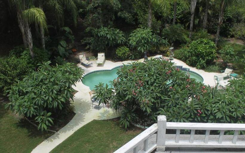 Heron Cay Lakeview Bed & Breakfast