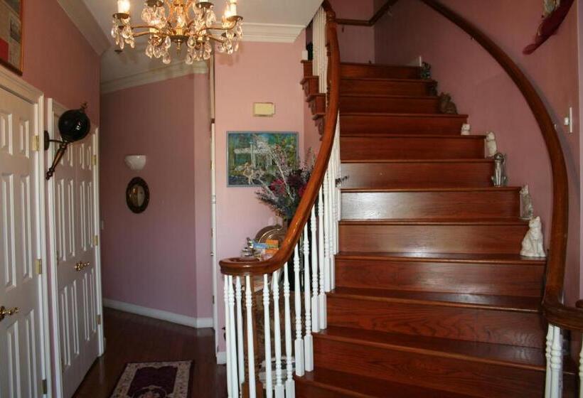 Heron Cay Lakeview Bed & Breakfast