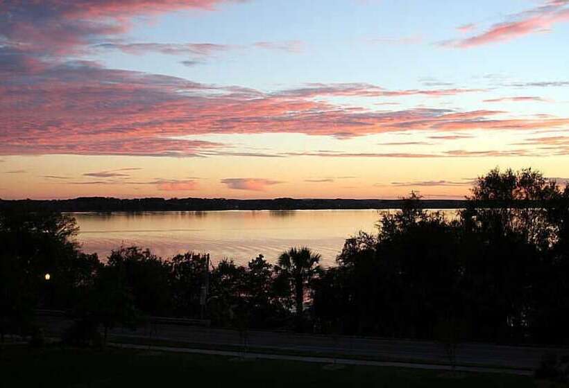 Heron Cay Lakeview Bed & Breakfast