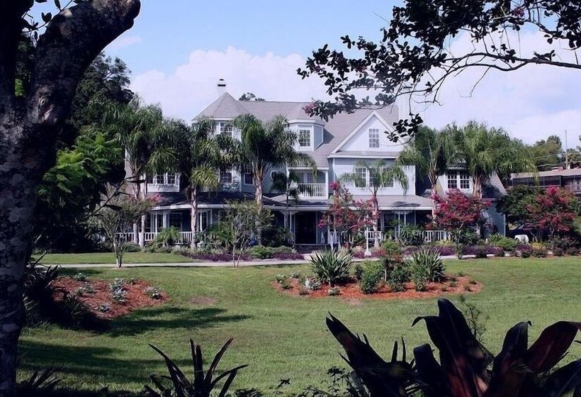 Heron Cay Lakeview Bed & Breakfast