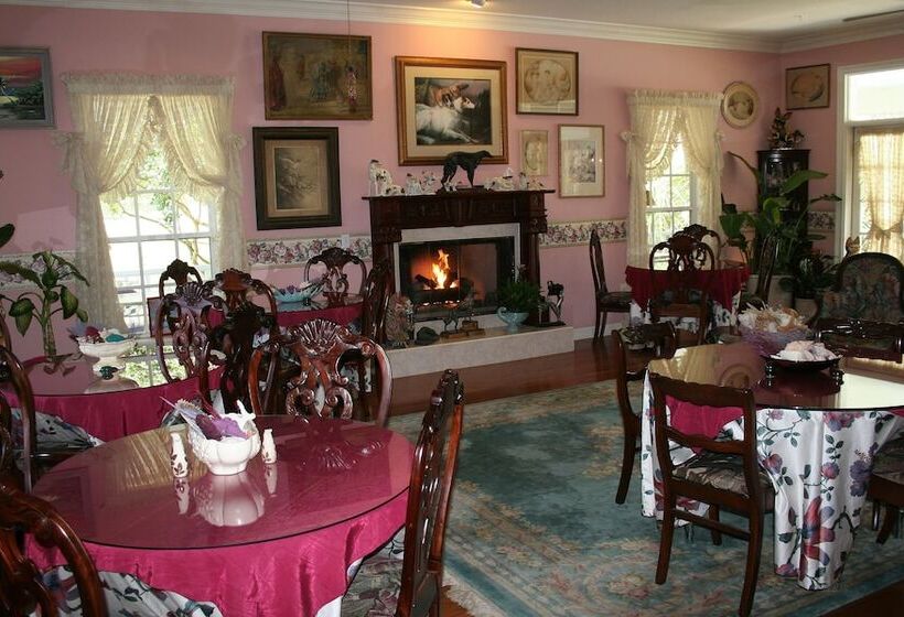 Heron Cay Lakeview Bed & Breakfast