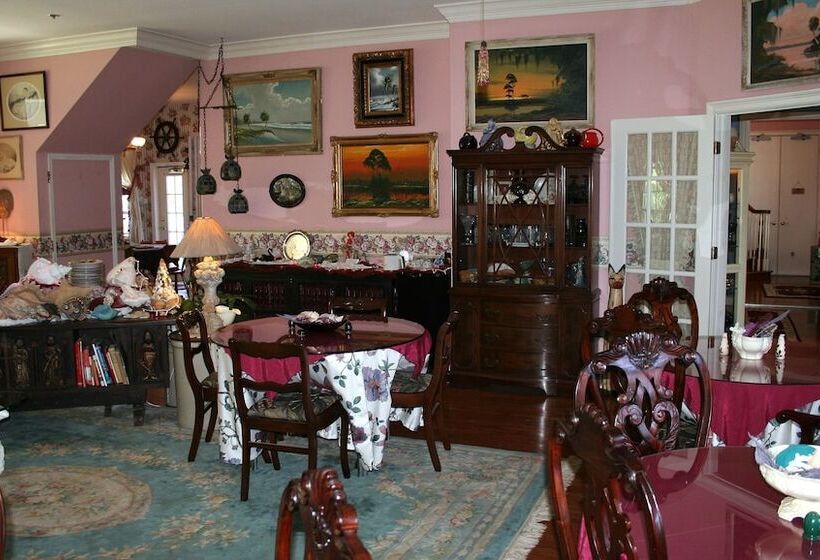 Heron Cay Lakeview Bed & Breakfast