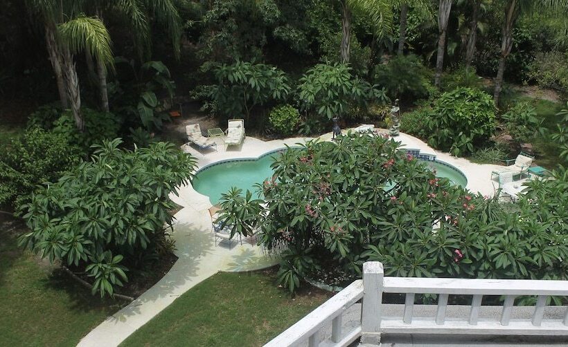 Heron Cay Lakeview Bed & Breakfast