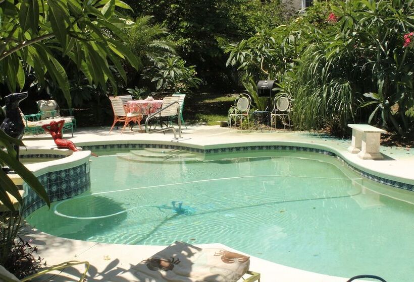 Heron Cay Lakeview Bed & Breakfast