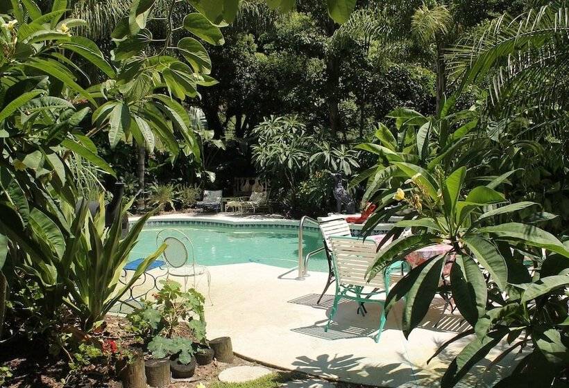 Heron Cay Lakeview Bed & Breakfast